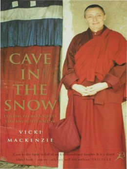 Cave in the snow. A western woman’s quest for enlightenment
